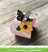 Load image into Gallery viewer, butterfly treat box